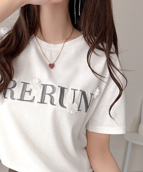 mily bilet Front刺繍 цветочный модный топ T-shirt (полу-рукав)