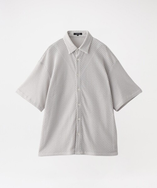 Latticeless short-sleeve T‑shirt — футболка с рельефом
