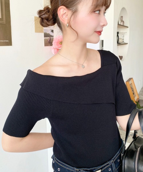 Ashin Metri off-shoulder SS полуприлегающая рубашка — короткий рукав, ребристая поверхность