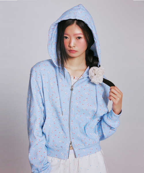SHEEP PATTERN EYELET HOOD ZIP-UP_LIGHT BLUE — светло‑голубое худи с овечьим узором и перфорацией на капюшоне